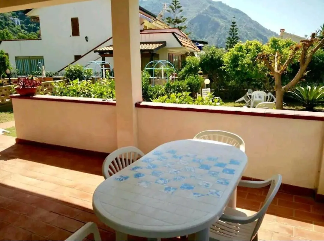 Casa Con Giardino E Terrazzo Vicino Al Mare Villa Piraino Italy